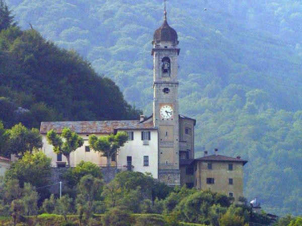 Bild von Kirche am Comer See  in Ossuccio